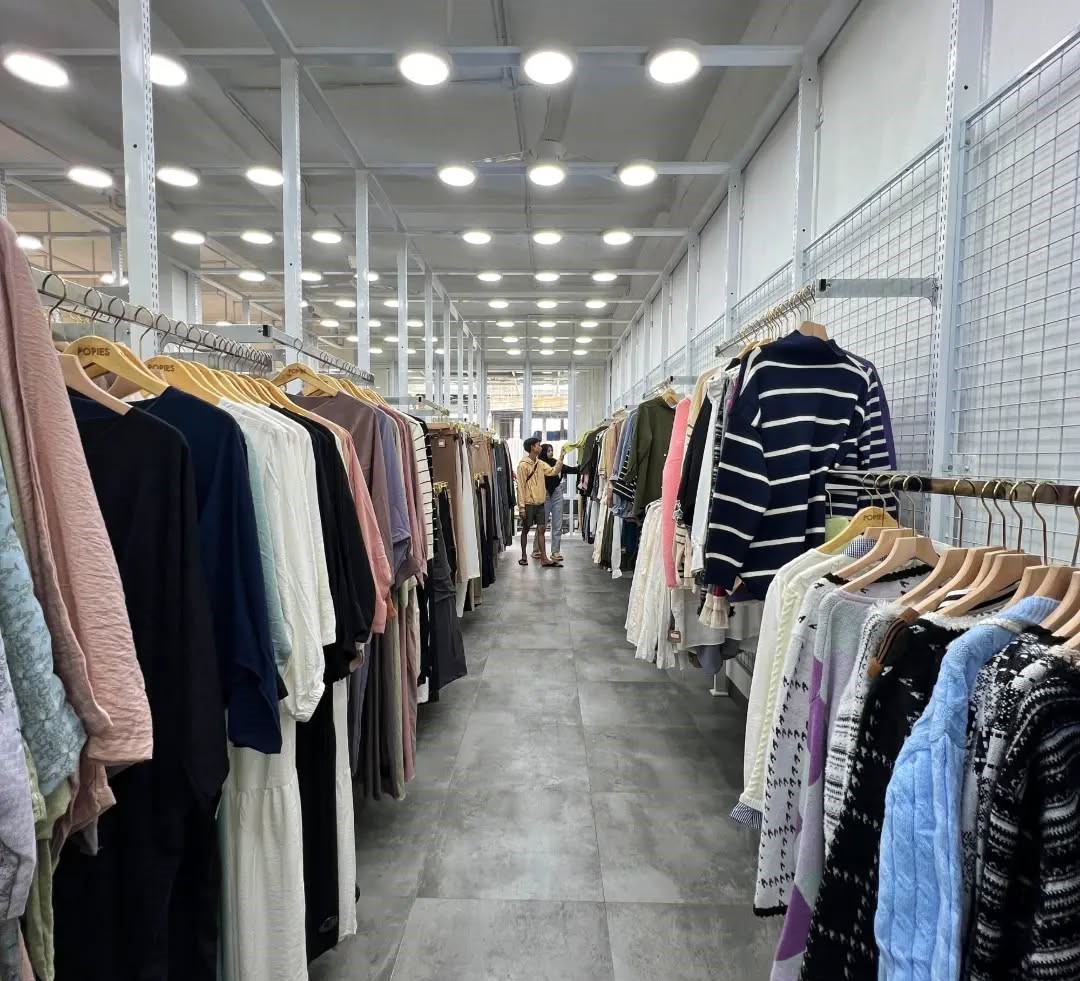 Popies Shopping Area
